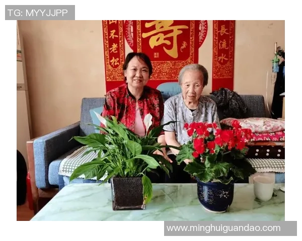 孝顺足球明星的感人故事与家庭情深的真实瞬间